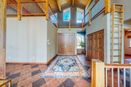 Grand Golf Course Chalet
