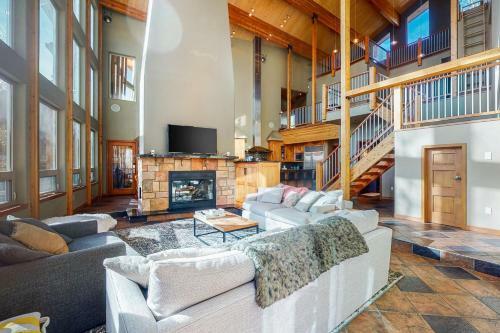 Grand Golf Course Chalet