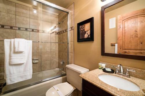 #1006 - Spacious Mountain Condo, Spa & Walk To Gondola