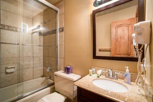 #1006 - Spacious Mountain Condo, Spa & Walk To Gondola