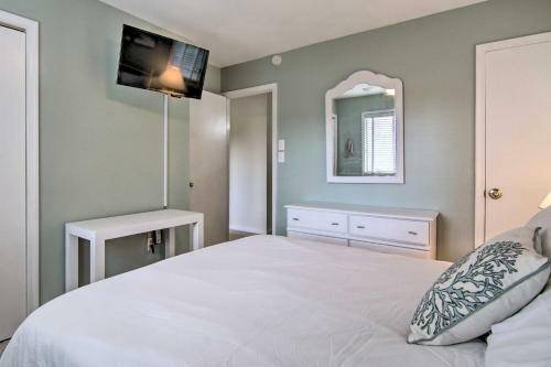 Family Townhome With Pool Access 1 Mi To Beach