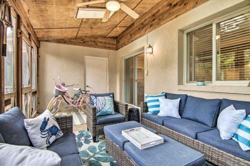 Family Townhome With Pool Access 1 Mi To Beach