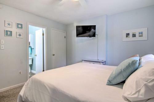 Family Townhome With Pool Access 1 Mi To Beach