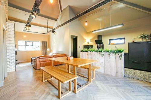 Dunromin Cottage, Hot Tub & Garden