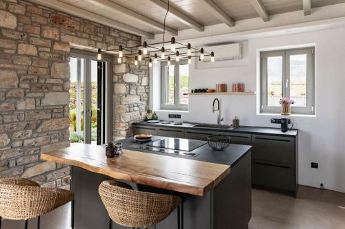 Villa Arleta In Punda Beach Paros For 8 With Private Pool