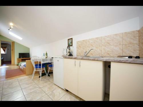 Anna Apartments