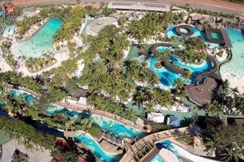 Apartamento No Ol�mpia Park Resort (Melhor Pre�o!)