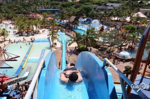 Apartamento No Ol�mpia Park Resort (Melhor Pre�o!)