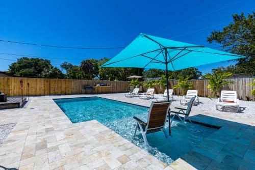 Beautiful Pool Home Minutes Away From Indian Rocks Beach!!