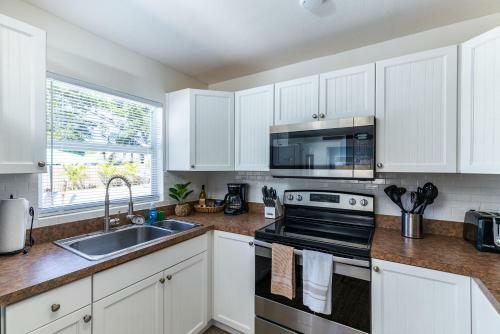 Beautiful Pool Home Minutes Away From Indian Rocks Beach!!