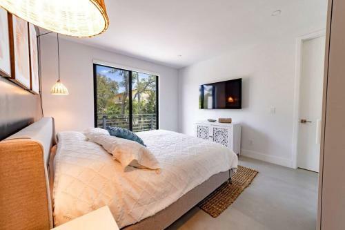 Villa Las Olas Designer Home With Heated Pool - Must!