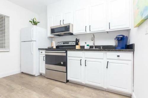 Apartamento Modern Garden Getaway W/ Parking & Patio