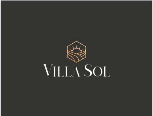 Villa Las Olas Designer Retreat With A Heated Pool!