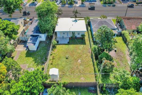 Beach House-fenced Yard/pet Friendly Free Parking