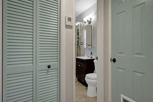 Beach House-fenced Yard/pet Friendly Free Parking