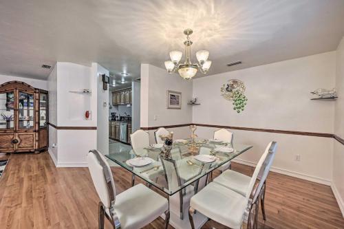 Canalfront Cape Coral Home With Kayaks And Bikes!