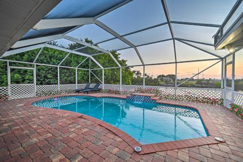 Canalfront Cape Coral Home With Kayaks And Bikes!