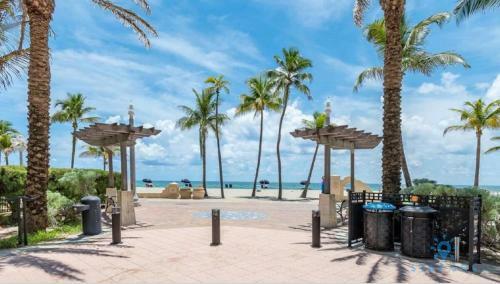Posada Beachfront Resort Infinity Edge Swimming Pool Hot