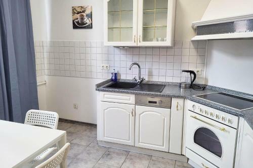 Spacious Apartment Near To Sea In Emden