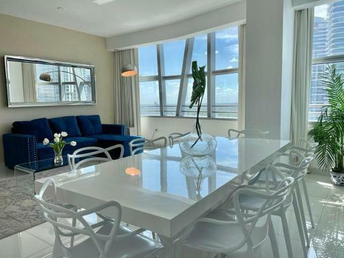 3 Bedroom Apartment In Brickell