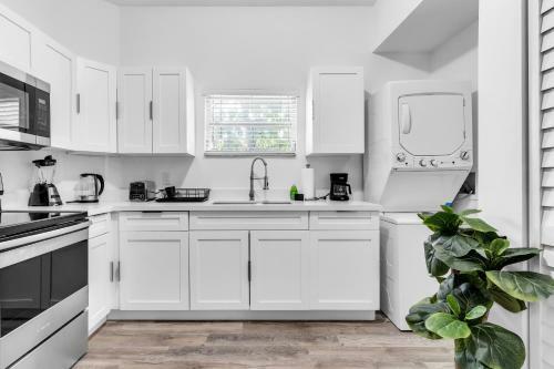 Stylish & Modern Home - 5 Min To Brickell