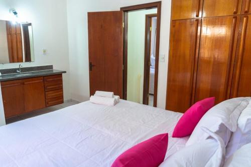 Apartamento Condominio Com Piscina E �tima Localiza��o.