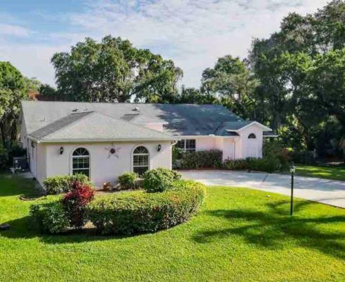 *coastal Beautiful Pool Home All To Yourself! *