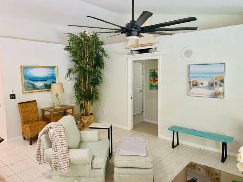 *coastal Beautiful Pool Home All To Yourself! *