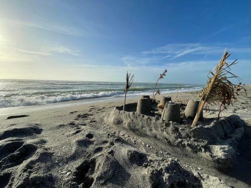 Venice Island - Dog Friendly - Walk To Beach - Work Ready