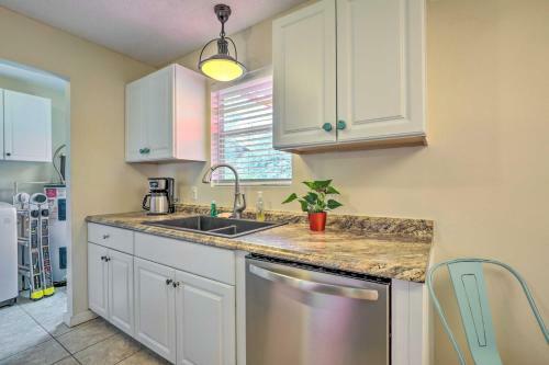 Bright St Augustine Cottage About 3 Mi To Beach!