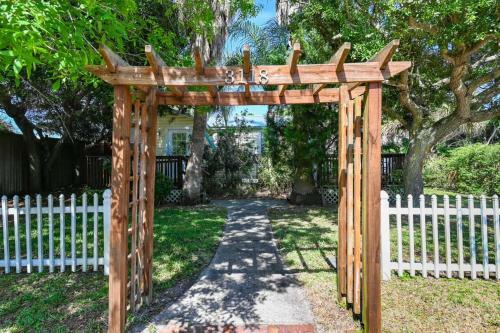 Vilano Cottage Unit B