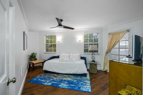 Amazing 5br King-pool & Spa A Block From The Bay