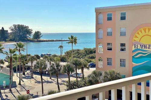 Beach Place 1-404
