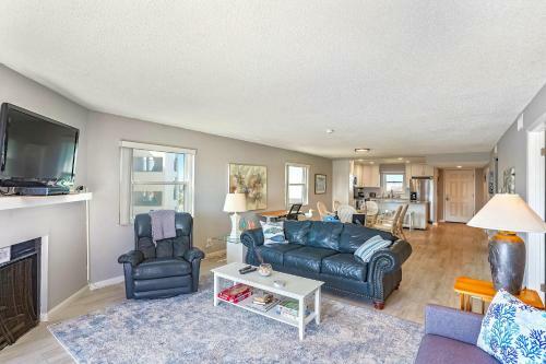 Blind Pass Lagoon Unit 404 Boat Friendly, Pool, Close To It All!