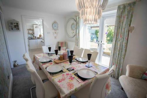 Devon Beach House *perfect For Family & Friends*