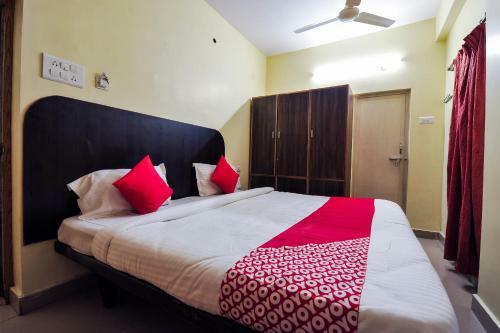 Oyo Flagship 23477 Hotel Orange