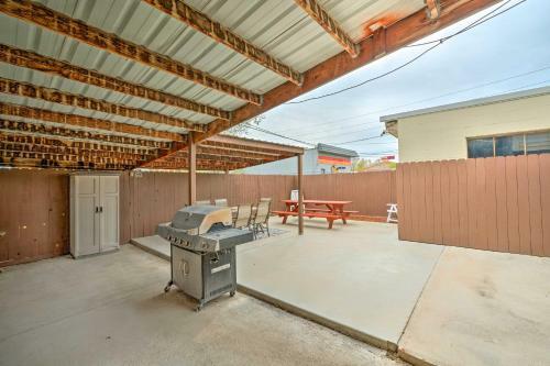 Caldwell House With Grill About 1 Mi To Downtown!