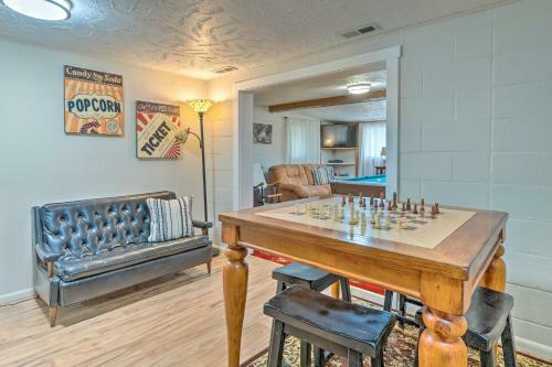 Caldwell House With Grill About 1 Mi To Downtown!