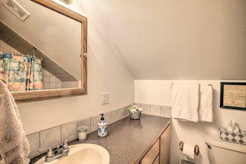 Family-friendly Twin Lakes Home With Boat Dock!