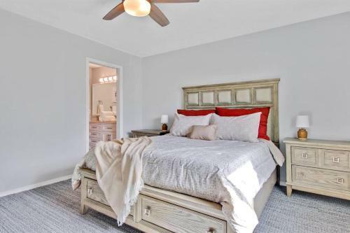 A La Mode Homestyle 3 Bedroom Centered In Meridian, Id