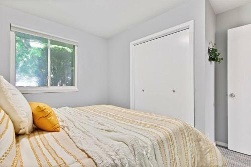 A La Mode Homestyle 3 Bedroom Centered In Meridian, Id
