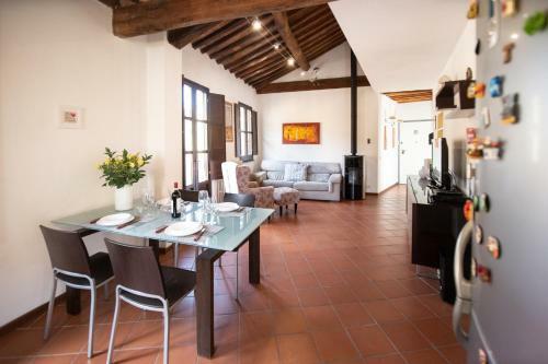 Serena Apartment, Cosy Close Center Town
