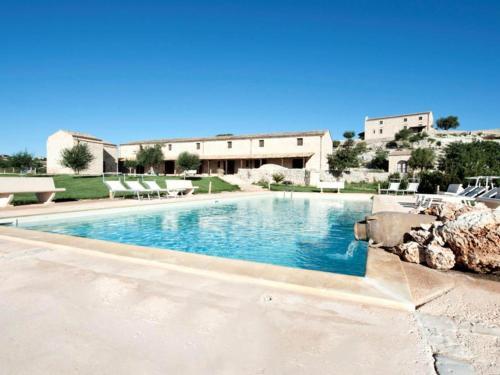 Spacious Apartment In Modica With Shared Pool