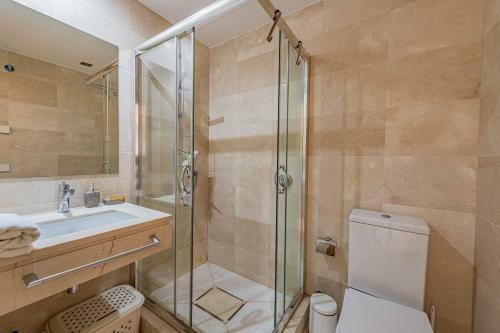 Elegant 4br Apartment In Rivera, Mijas, Pool, Wifi