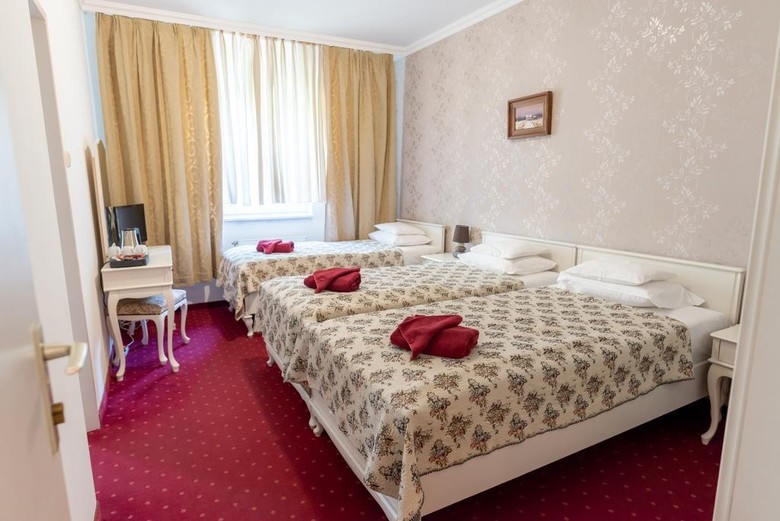 Walzer Hotel & Restaurant