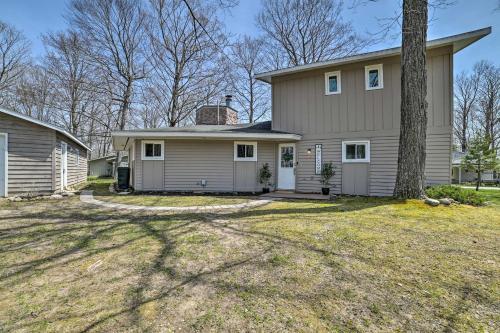 Pet-friendly Home Less Than 1 Mi To Lake Charlevoix!
