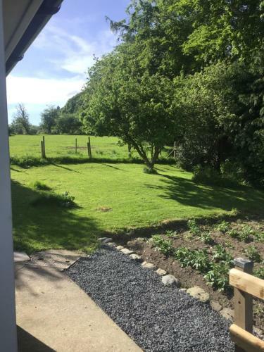 Apartamento 3 Bedroom Bungalow In Llanrhaeadr Ym