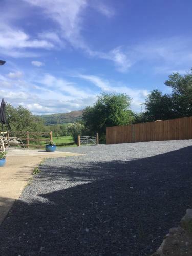 Apartamento 3 Bedroom Bungalow In Llanrhaeadr Ym