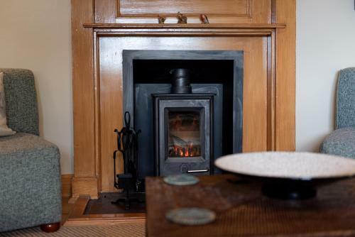 Steading Cottage - 50m From The Beach