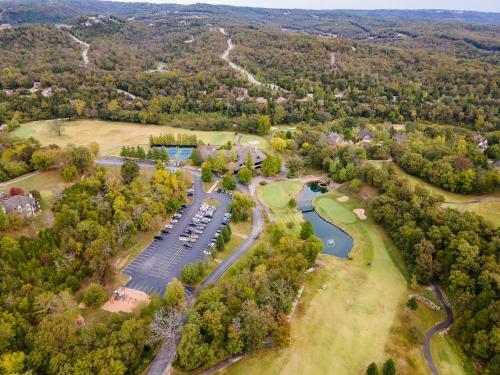 Fox Hollow Family Lodge